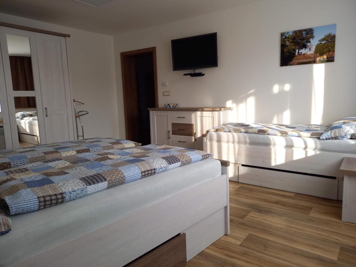 Apartmany 27 Němčičky Exteriör bild